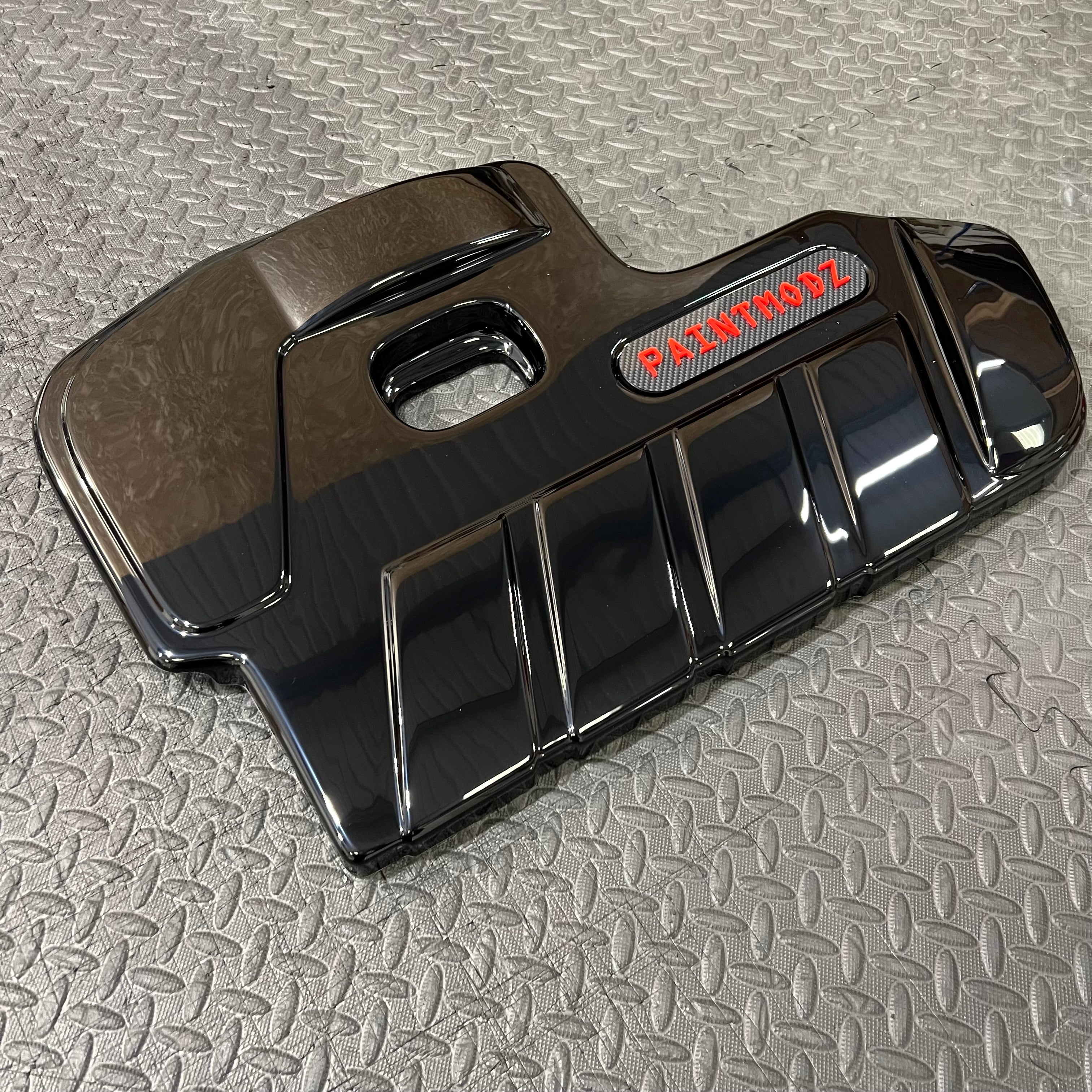 Proform Engine Cover - MK4/4.5 Focus ST Petrol - Gloss Black Plastic - Red/Deluxe Carbon Fibre Effect Badge