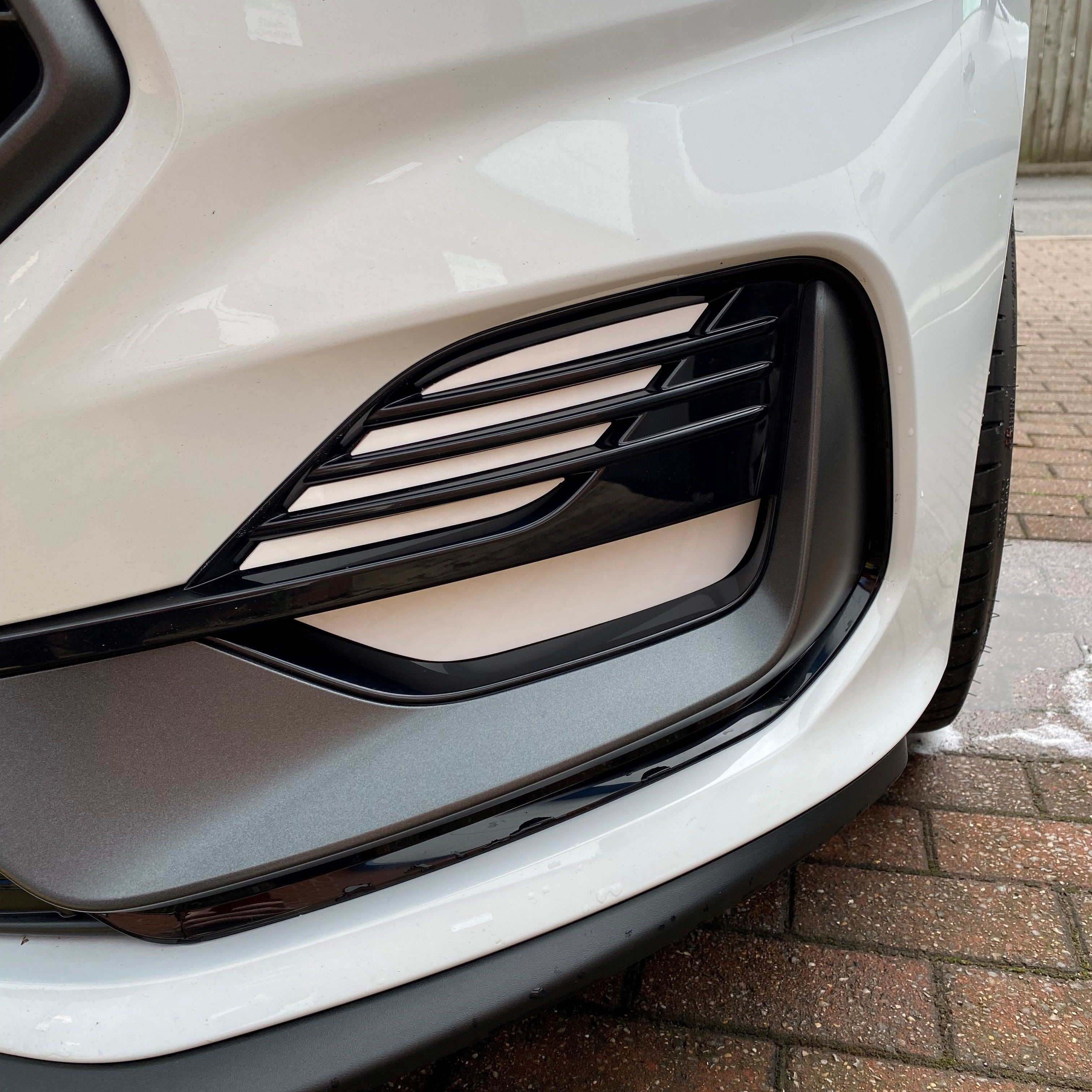 Proform Mk8.5 Fiesta ST/ST Line 'Fog Light' Bumper Trim Insert Set - Gloss White Plastic