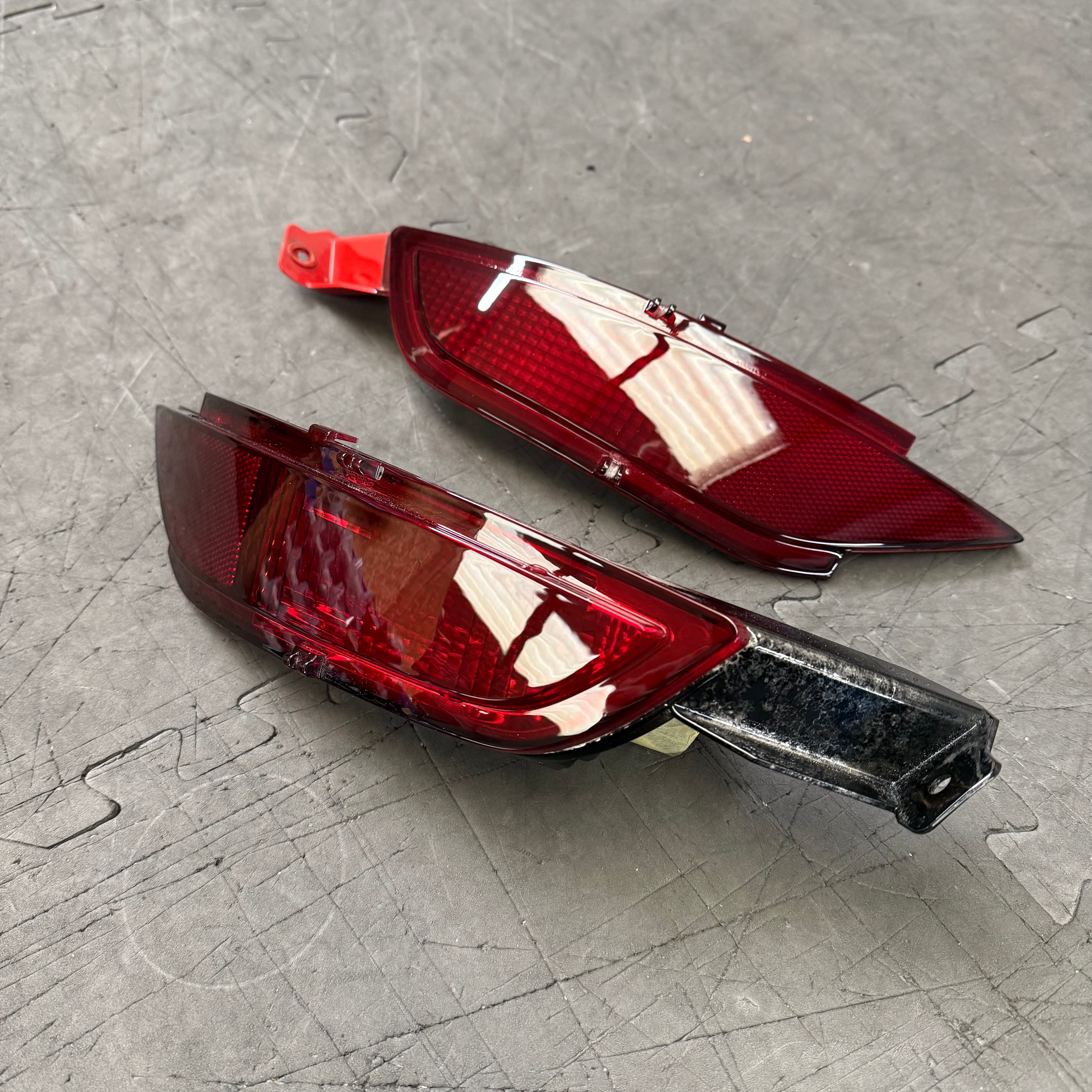 Genuine Ford Tinted Rear Reflectors - Mk7/7.5 Fiesta.