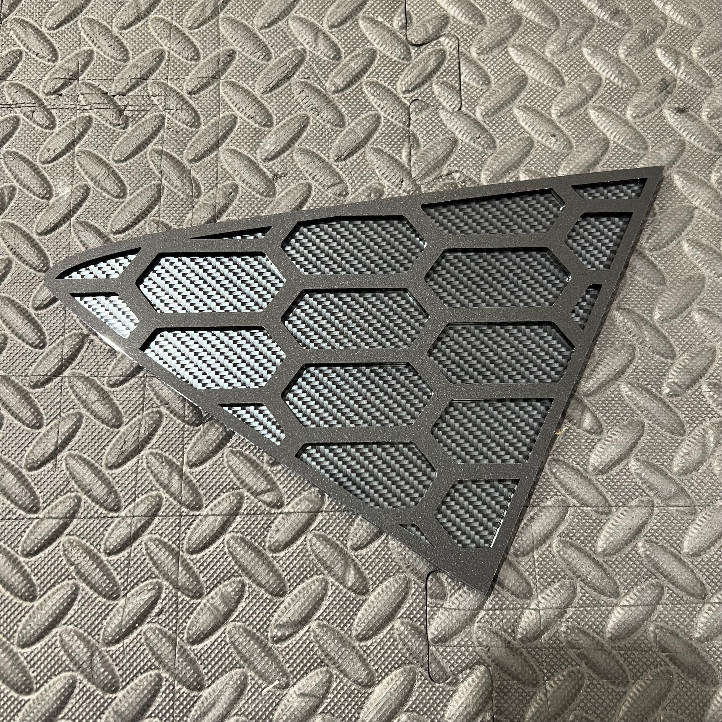 Mk8/8.5 Fiesta 5 Door Acrylic Rear Window Inserts (Pair) - Satin Black Hexagon Design With Carbon Fibre Effect Back Plate