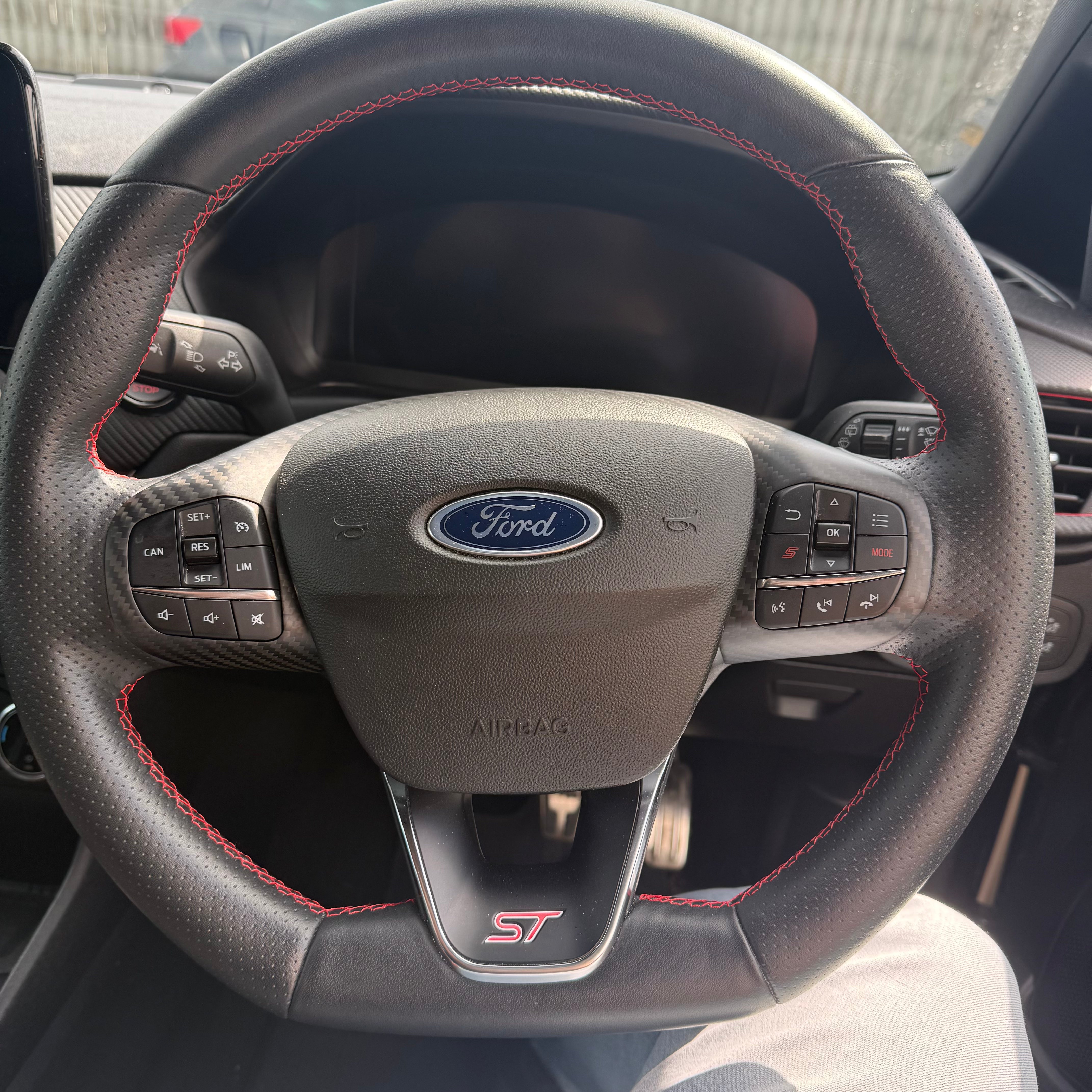 Mk8/8.5 Fiesta Real Carbon Fibre Upper Steering Wheel Trim - Satin Finish