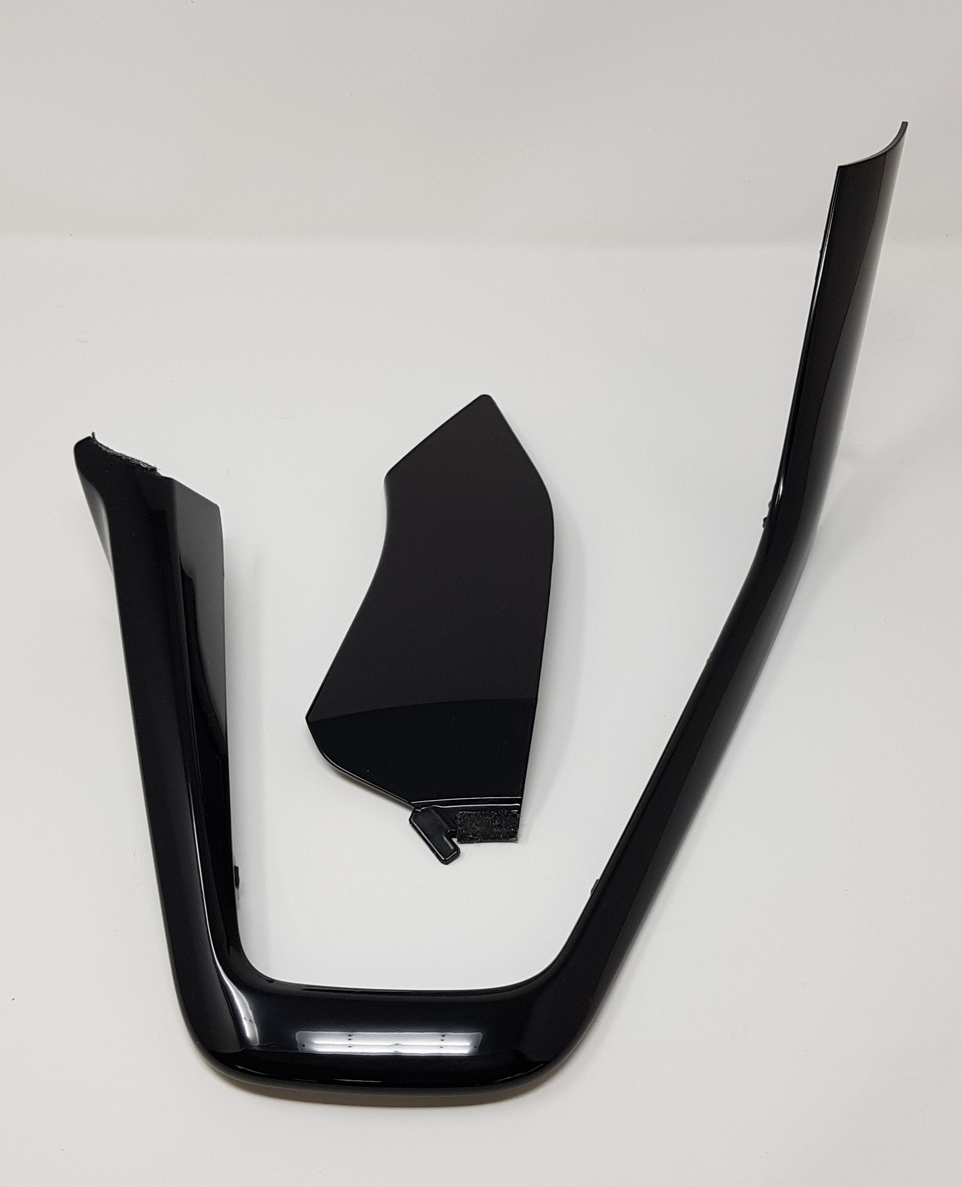 MK3.5 Focus Genuine Ford Centre Console Edge Trim and Side Retu
