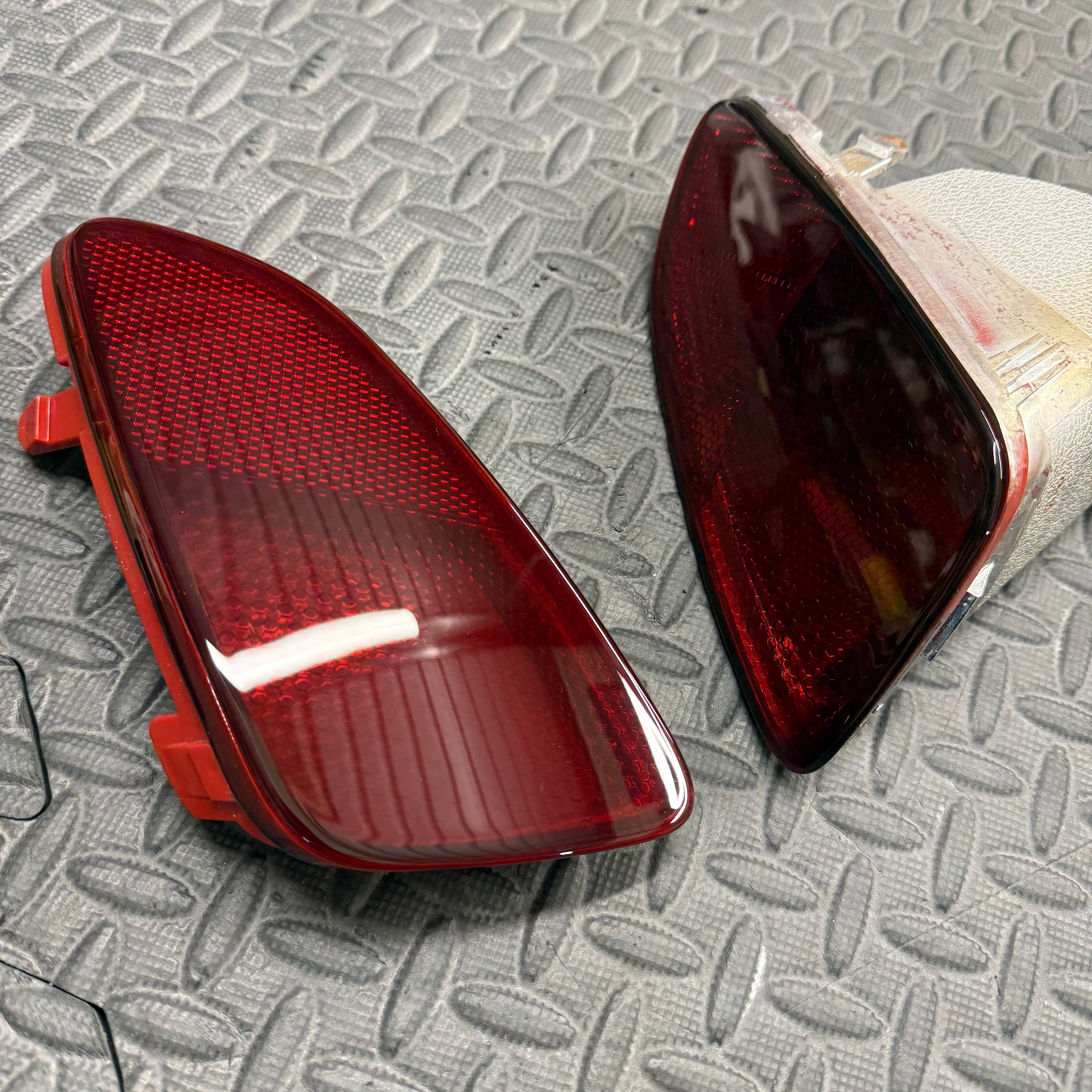 Genuine Ford Tinted Rear Reflectors - Mk8/8.5 Fiesta
