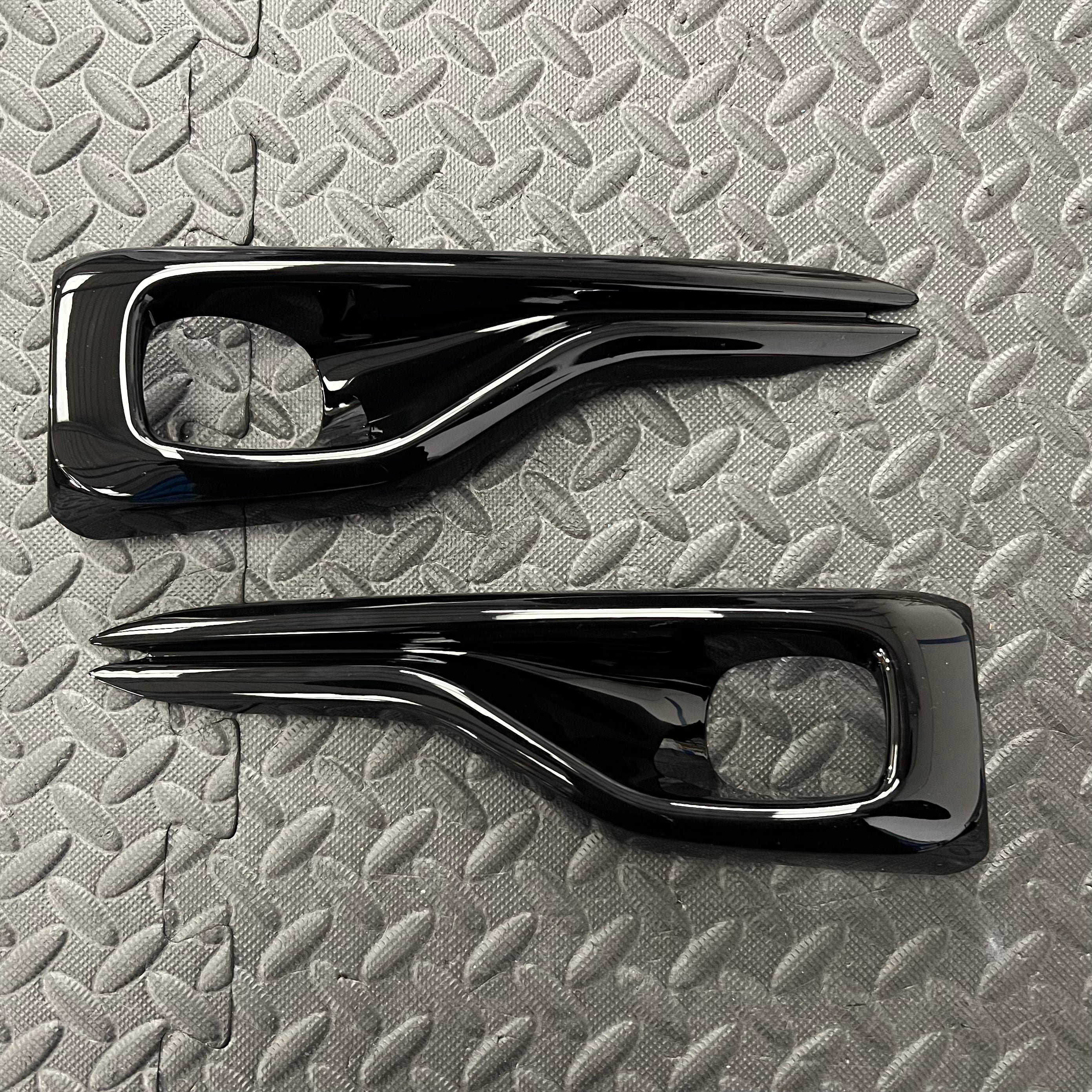 Fog Light Trims - Ford Focus MK4 ST/ ST-Line - Painted Gloss Black