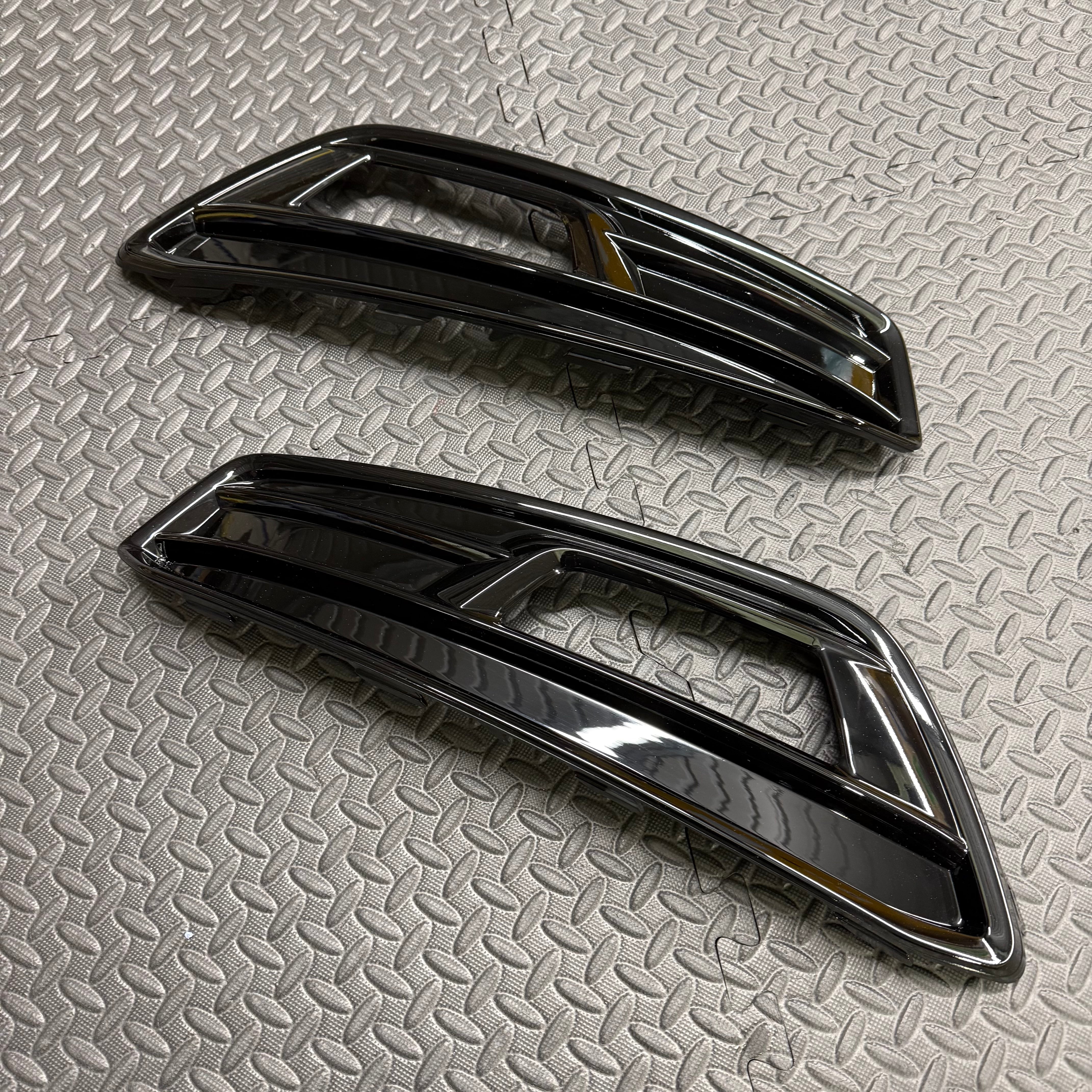 Genuine Ford Focus Mk3.5 ST Fog Light Surrounds - Painted Gloss Black