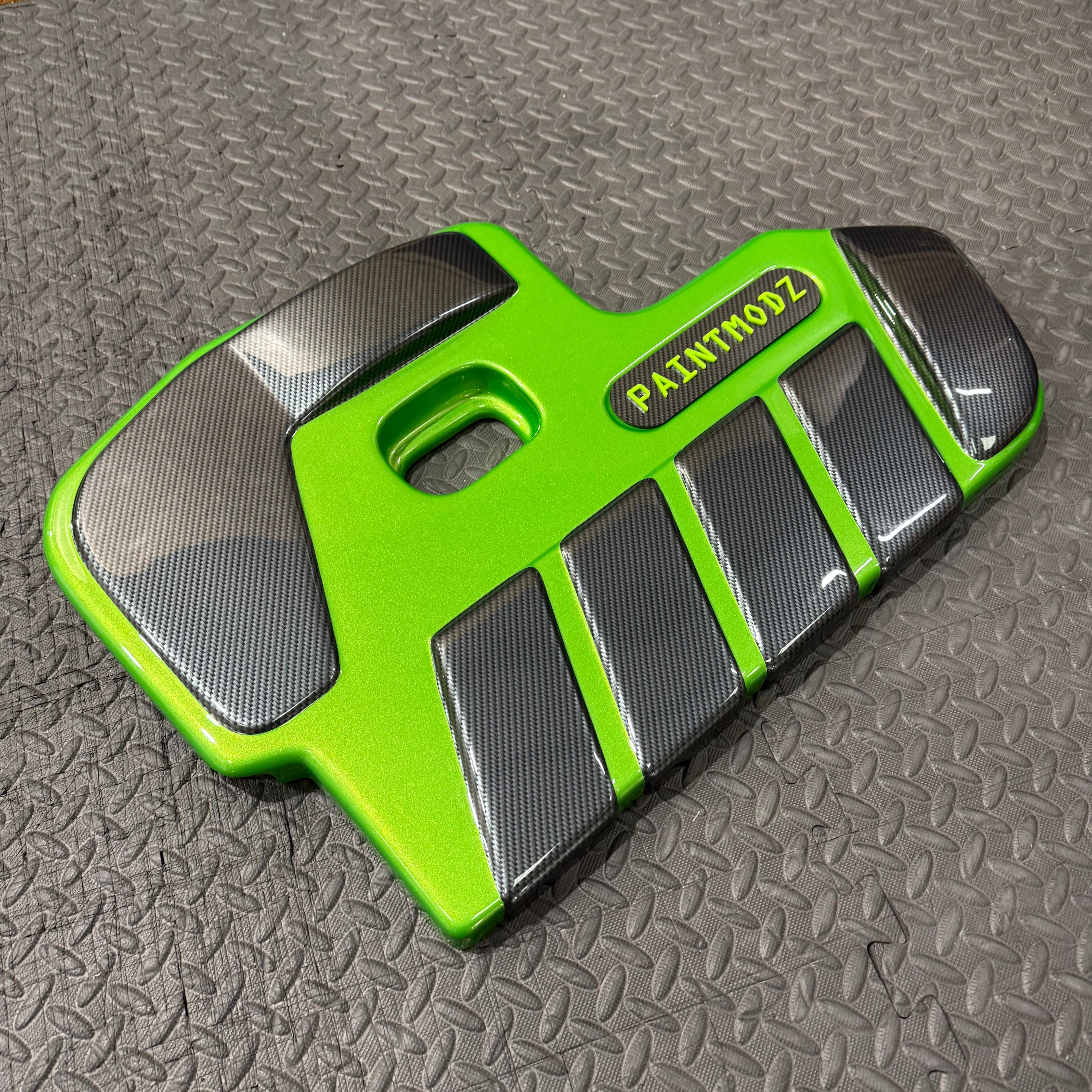 Proform Engine Cover - Mk4/4.5 Focus ST Petrol - Painted Mean Green With Deluxe Carbon Fibre Effect Detailng and matching Light Green/Gloss Black Badge Plate