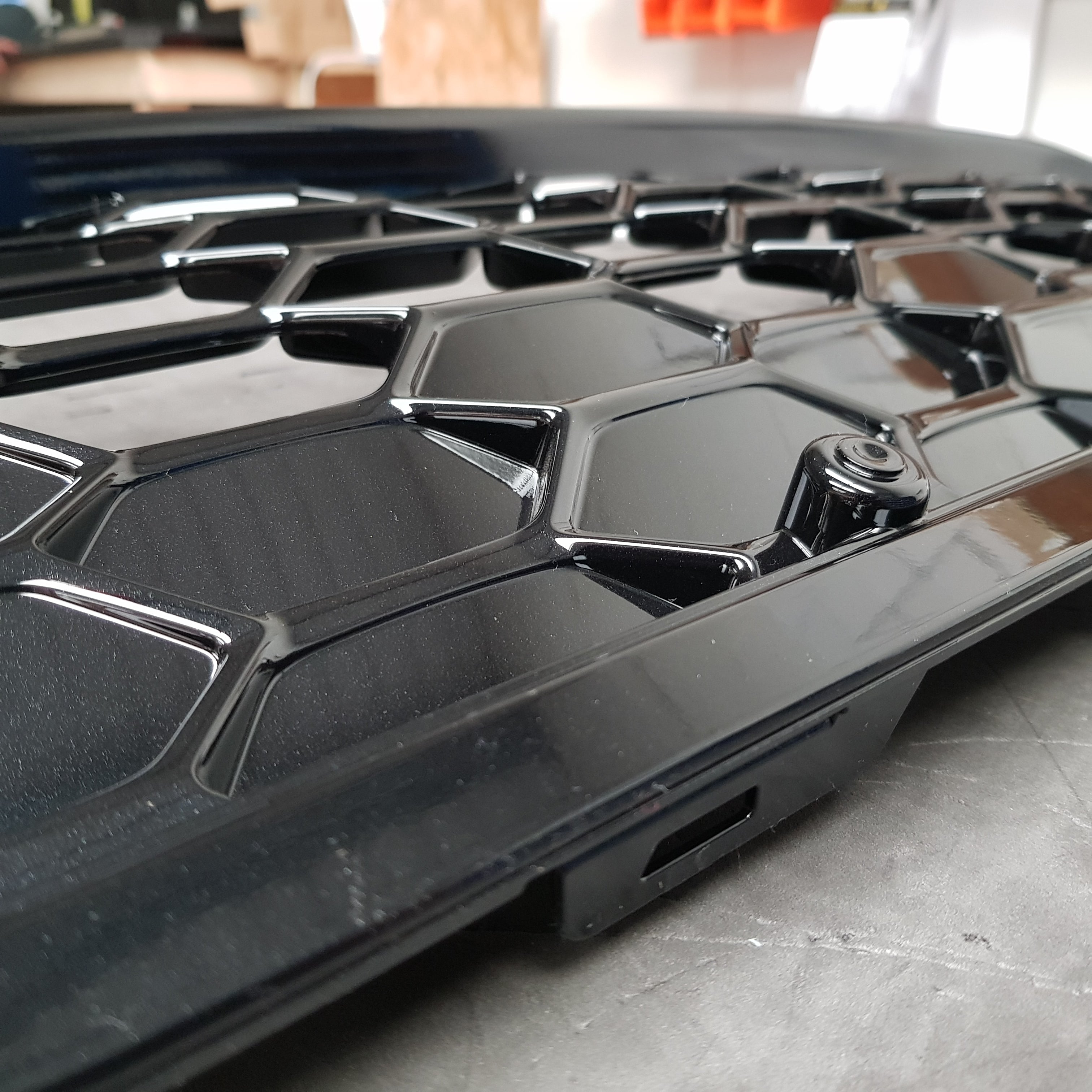 Genuine Ford Mk4 Focus ST Front Radiator Grille (Painted)