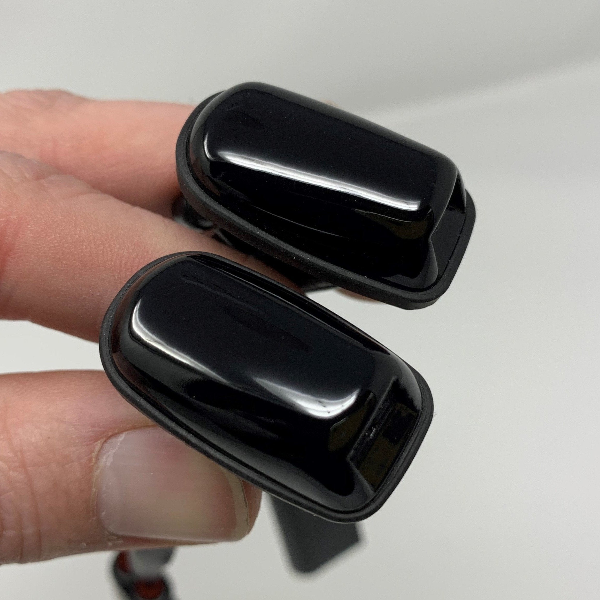 Genuine Ford Heated 'Mist' Washer Jets - Painted Shadow Black
